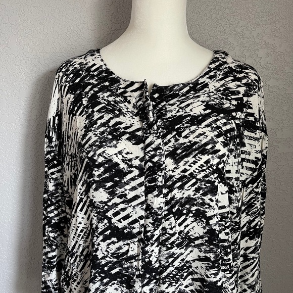 Rose & Olive | Blouse (NWOT) - Picture 2 of 5